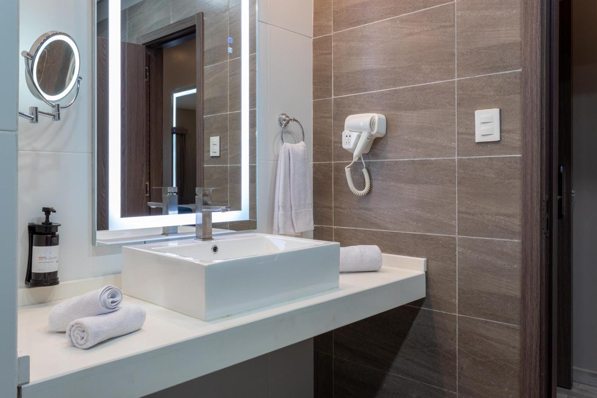 Tryp By Wyndham Asuncion Hotel Exterior photo