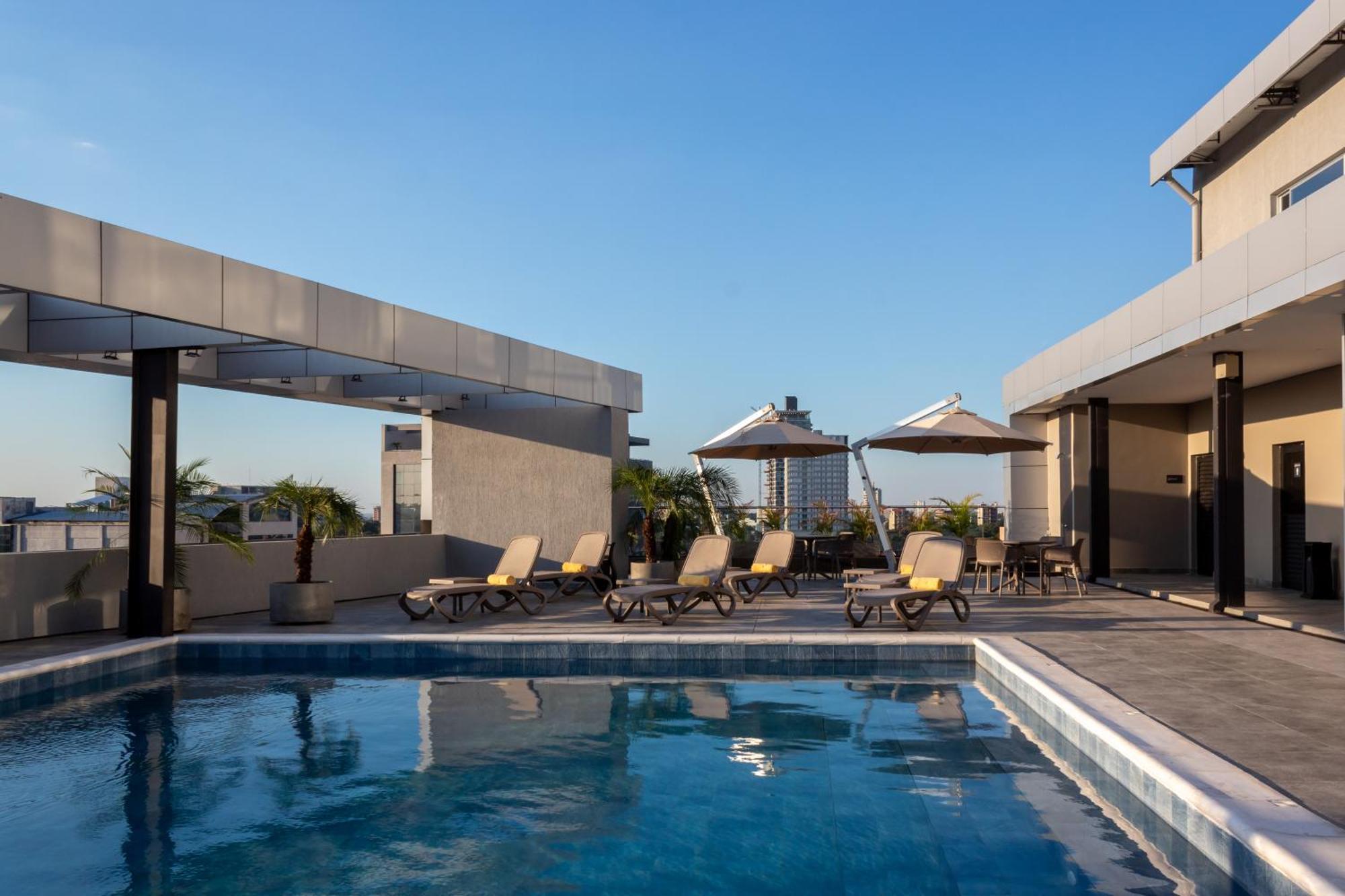 Tryp By Wyndham Asuncion Hotel Exterior photo
